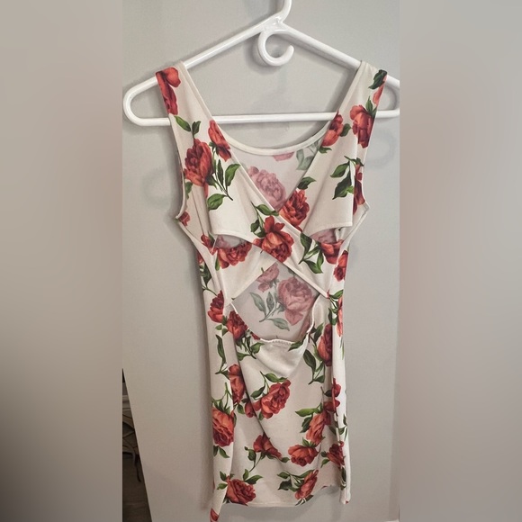 Chocolate U.S.A, size is not indicated but seems like a xs-s, floral dress - Picture 2 of 3